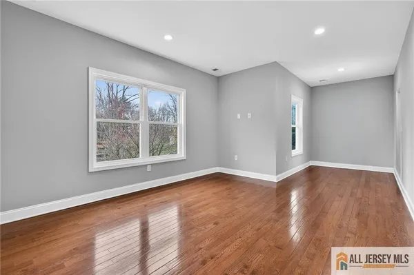 $4,500 | 19 Utica Road, Edison, NJ 08820