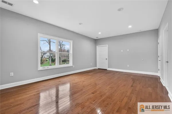 $4,500 | 19 Utica Road, Edison, NJ 08820