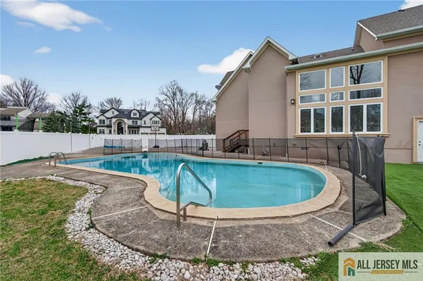 $4,500 | 19 Utica Road, Edison, NJ 08820