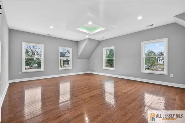 $4,500 | 19 Utica Road, Edison, NJ 08820