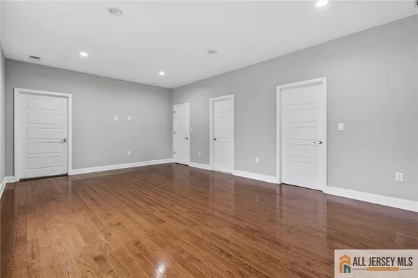 $4,500 | 19 Utica Road, Edison, NJ 08820