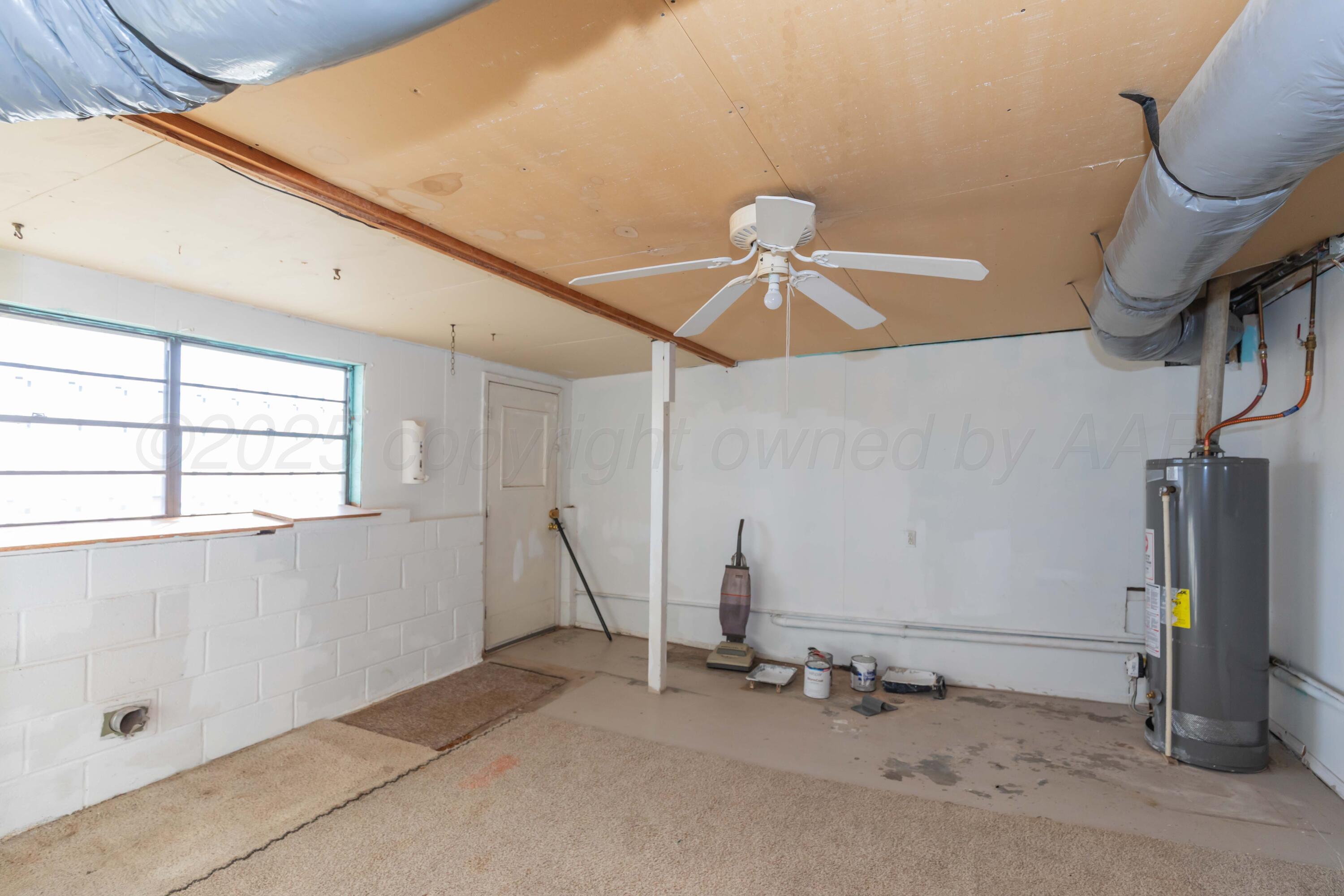 1808 Orange Street Amarillo, TX 79107 - Photo 34 of 38 a view of a room with gym equipment