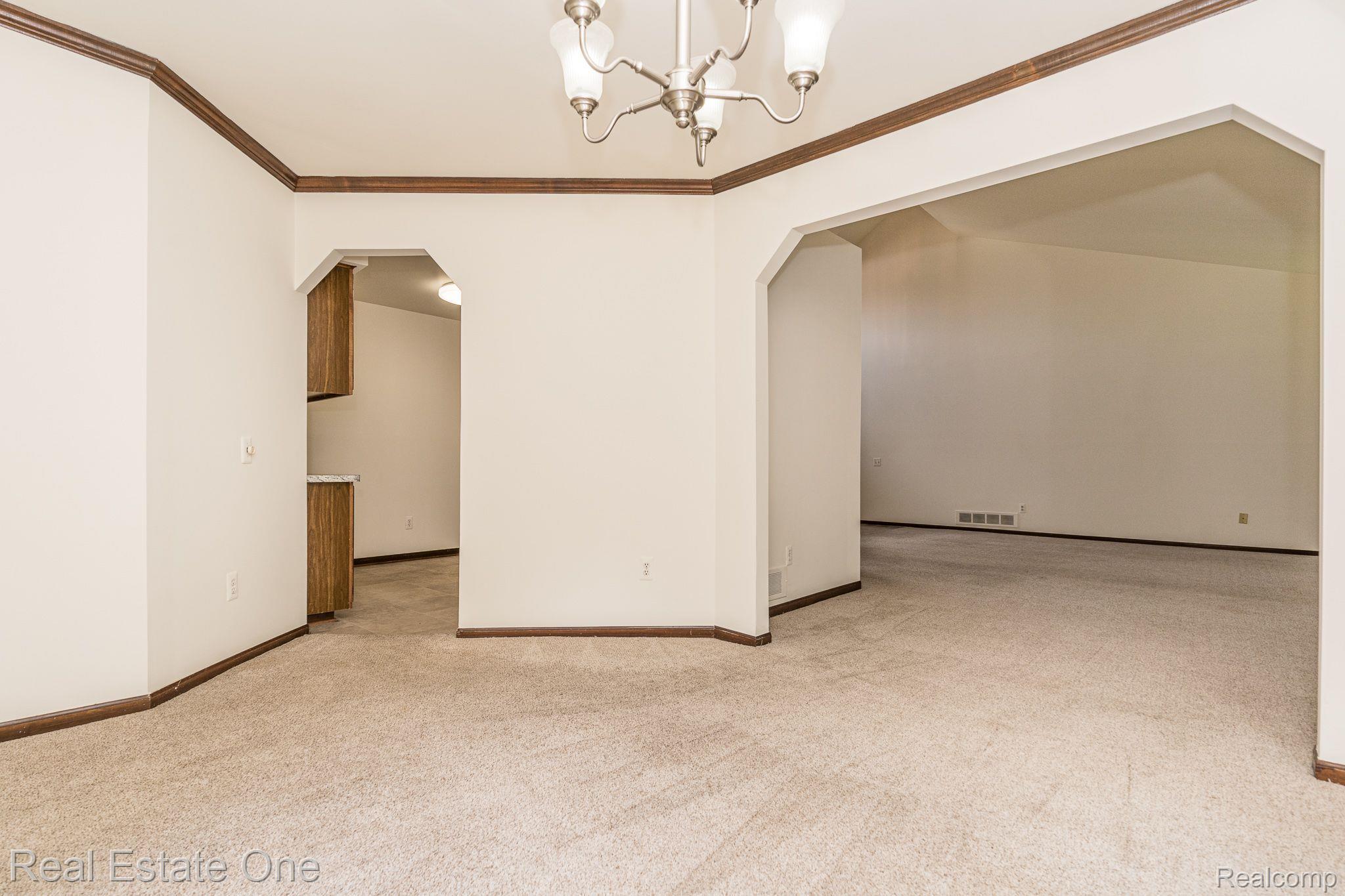 289 Rose Brier Drive Rochester, MI 48309 - Photo 11 of 42 Gallery Image 11