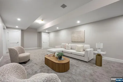 $3,499,000 | 520 Clinton Avenue, Wyckoff, NJ 07481