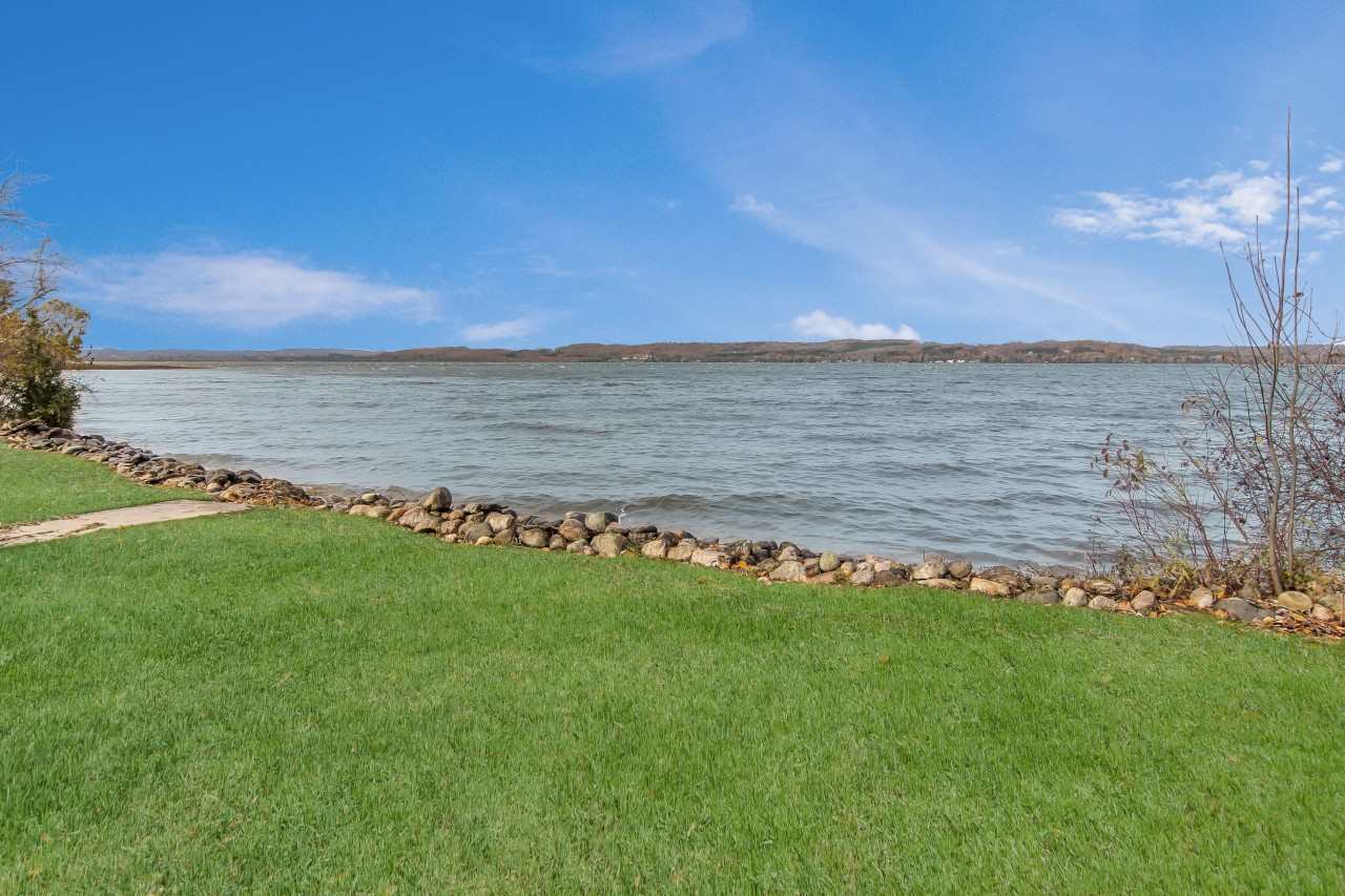 6901 East Birch Point Road Traverse City, MI 49684 - Photo 10 of 38 1881714-9.JPG