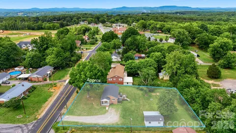 $259,900 | 3526 16th Street Northeast, Hickory, NC 28601