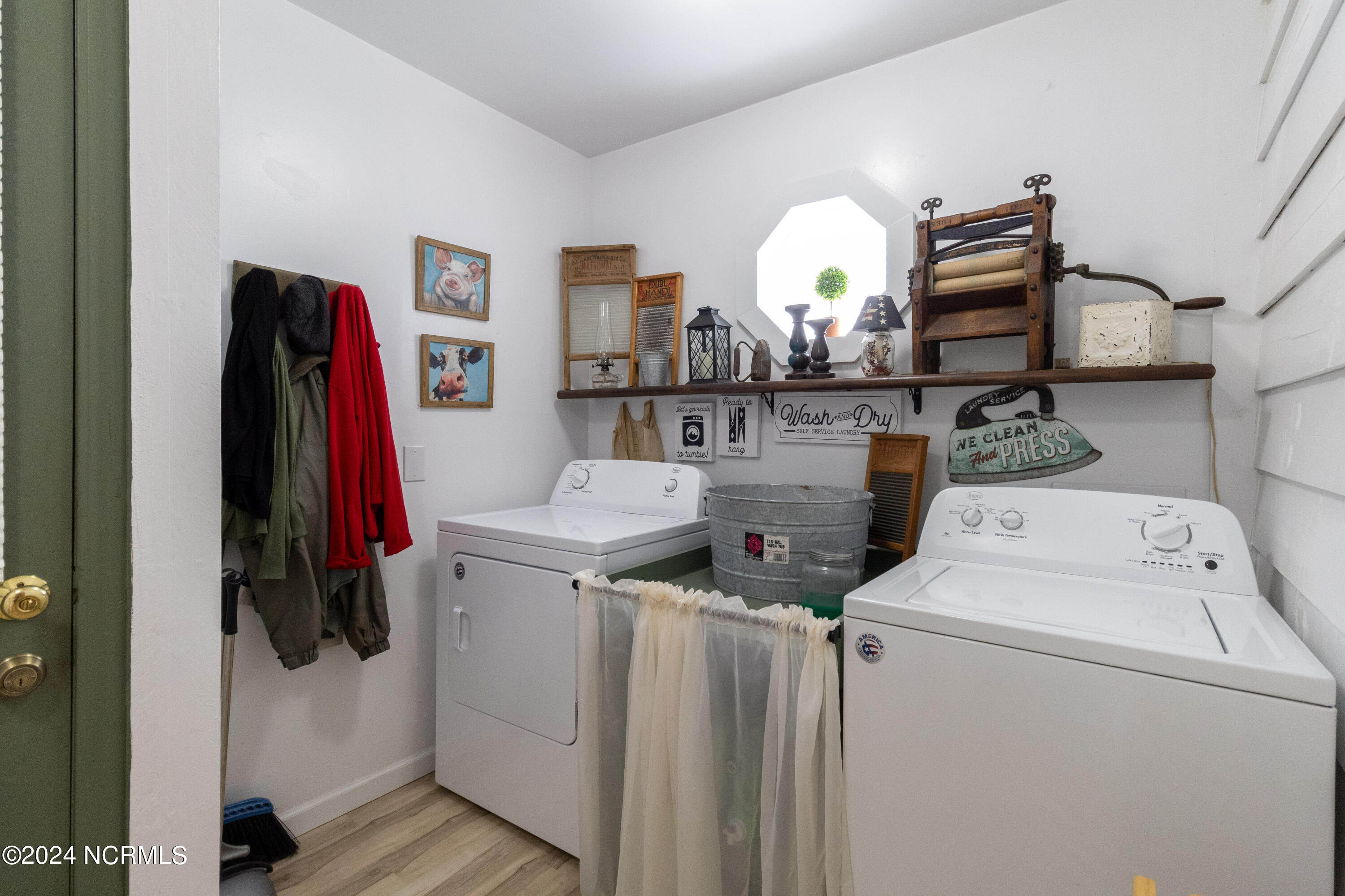 104 Manor Road Edenton, NC 27932 - Photo 12 of 38 Laundry Room