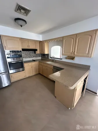 $3,800 | 182 Bloomfield Avenue, Iselin, NJ 08830