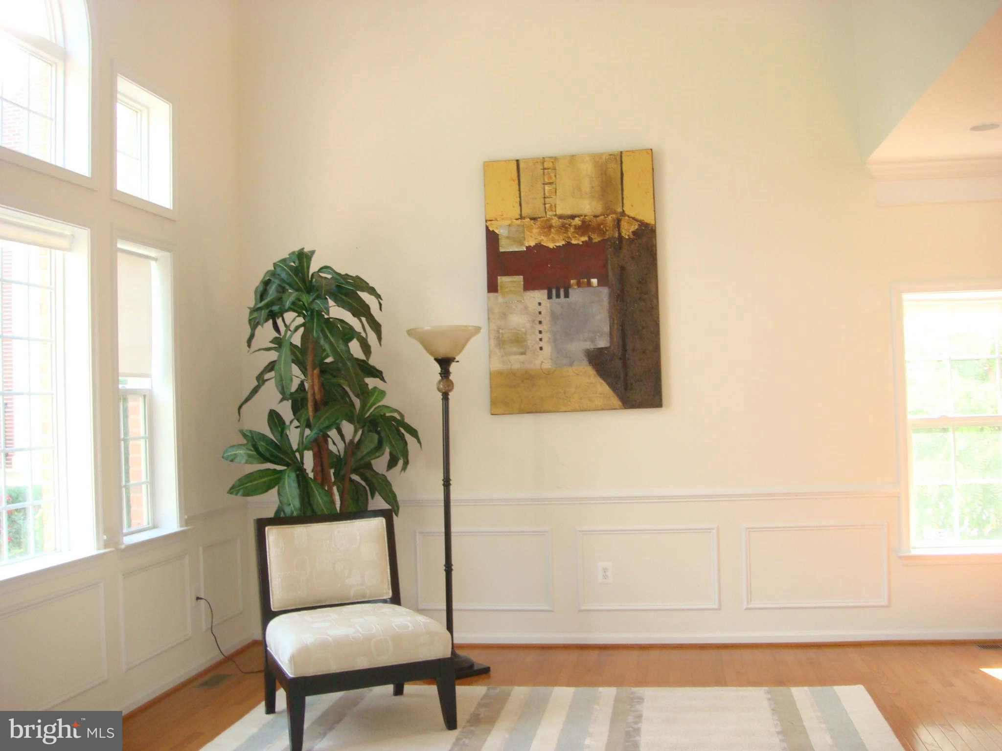 126 George Street Gaithersburg, MD 20877 - Photo 18 of 26 Living Room