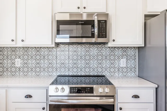 a view of utility room