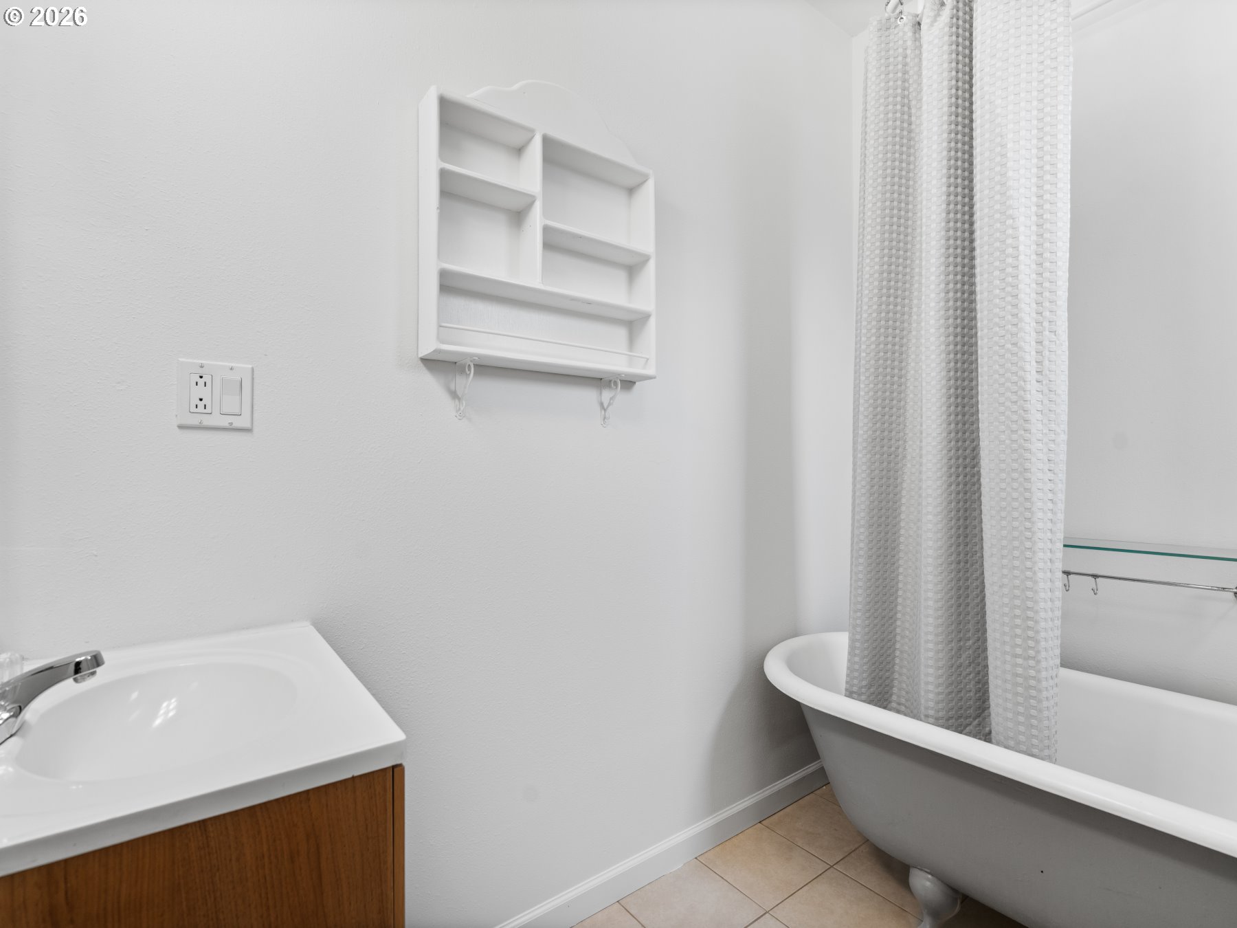 534 Northeast 67th Avenue Portland, OR 97213 - Photo 19 of 37 Bathroom