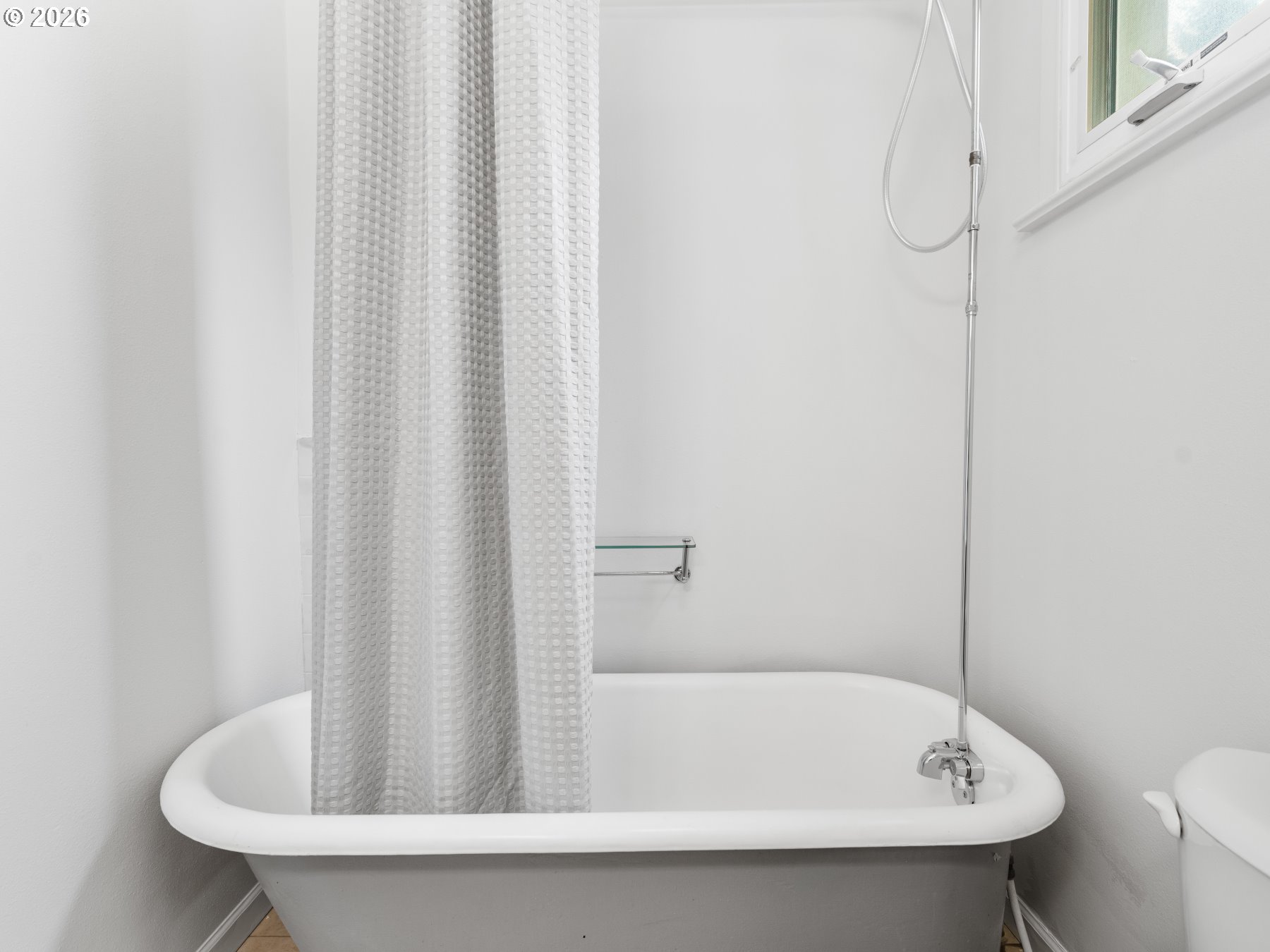 534 Northeast 67th Avenue Portland, OR 97213 - Photo 20 of 37 Bathroom