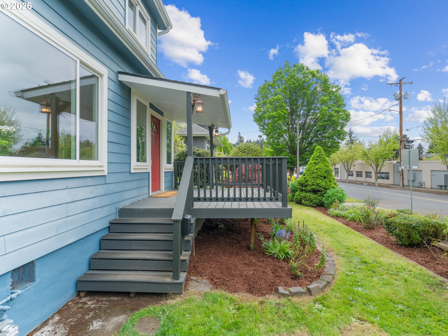 534 Northeast 67th Avenue Portland, OR 97213 - Photo 3 of 37 Porch