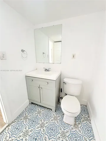 $1,700 | 553 Northeast 65th Street, Unit 3, Miami, FL 33138