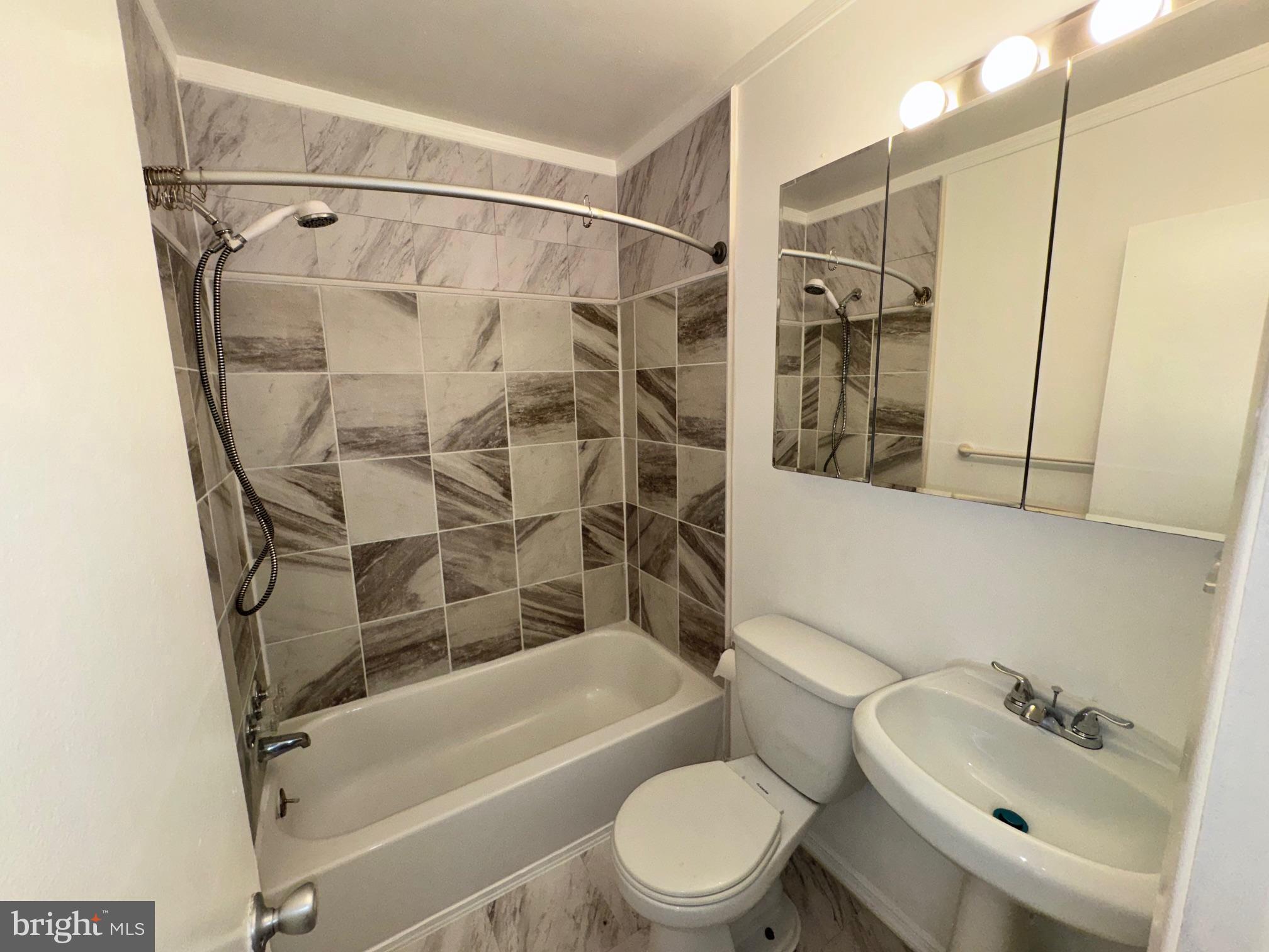 1229 Berkwood Road Baltimore, MD 21237 - Photo 10 of 10 Update Hall Bath