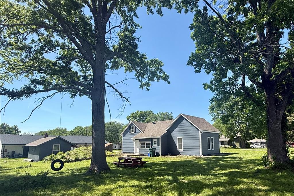 403 East Chestnut Street Archie, MO 64725 - Photo 11 of 36