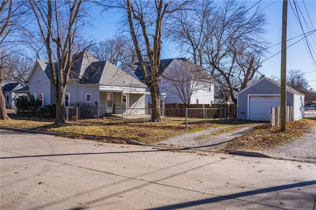 $115,000 | 119 North Garfield Avenue, Chanute, KS 66720