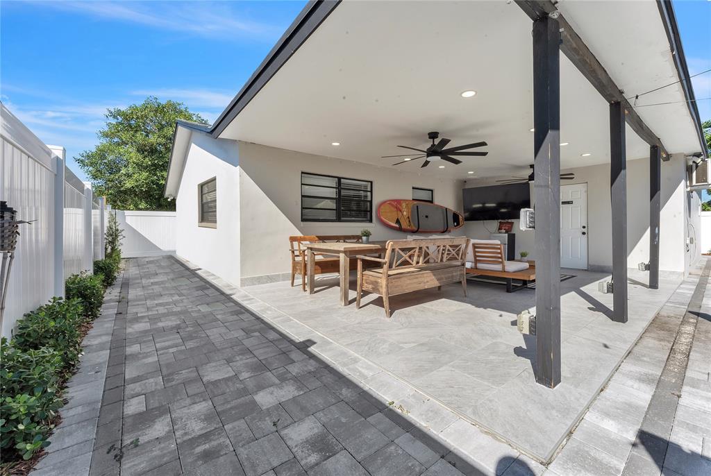 22718 Southwest 65th Terrace Boca Raton, FL 33428 - Photo 22 of 37 a gym with lots of table and chairs