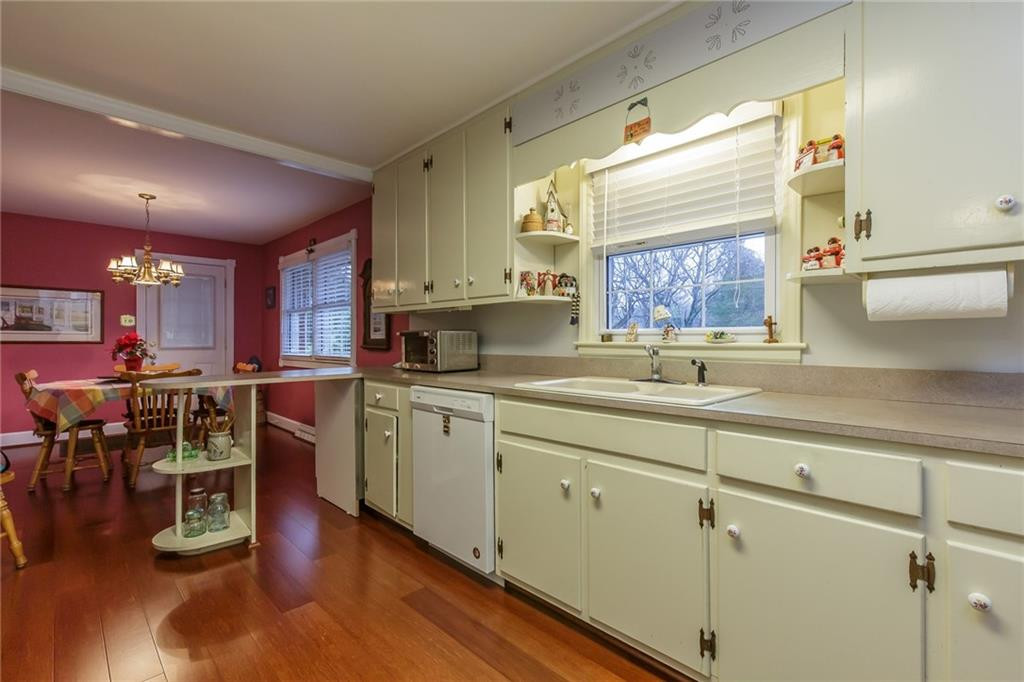 1502 Fleming Road Greensboro, NC 27410 - Photo 9 of 28 Photo 9