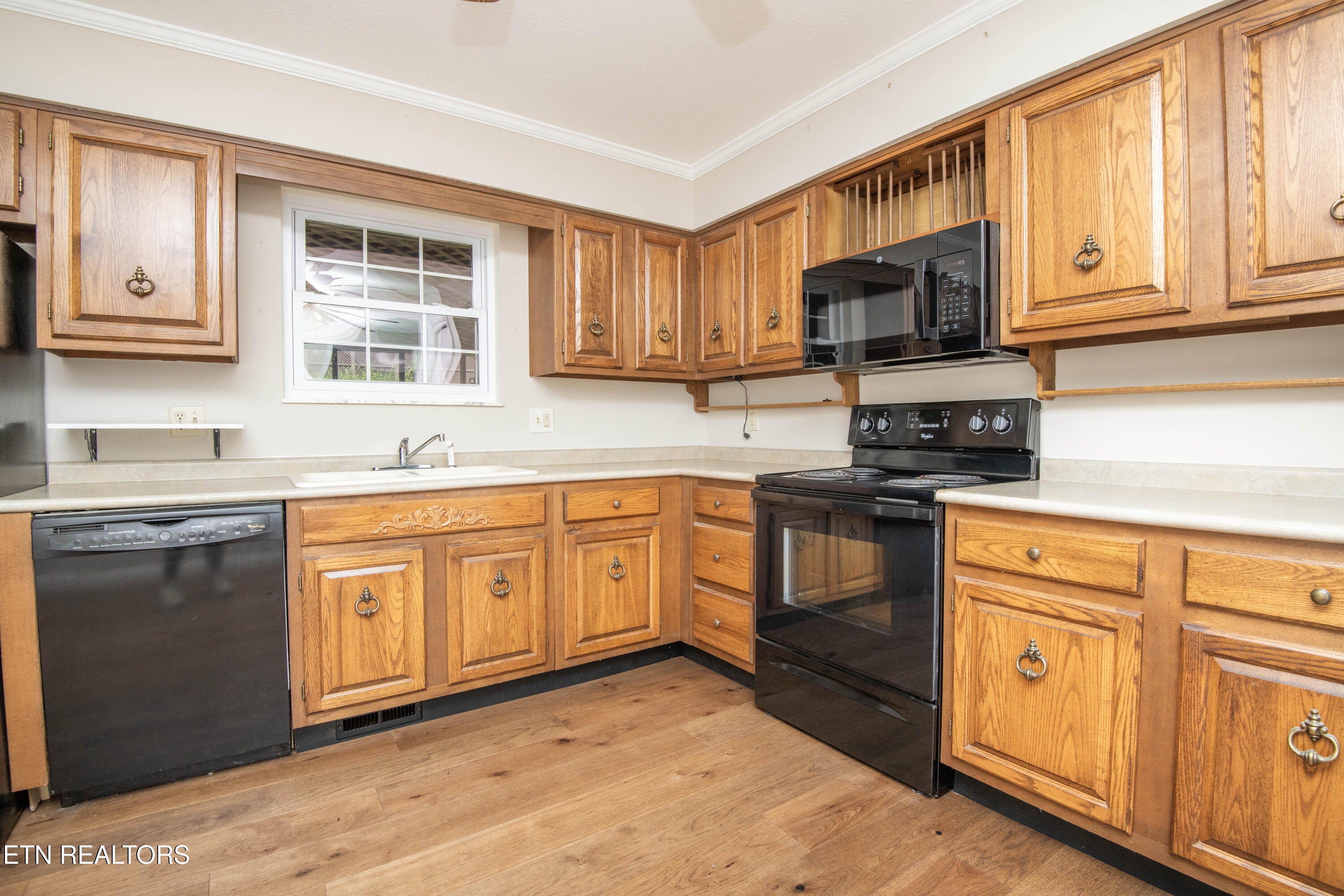 603 Riverbend Road Clinton, TN 37716 - Photo 19 of 60 kitchen