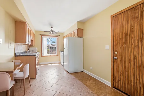 $1,800 | 744 Briar Hill Lane, Unit 5, Addison, IL 60101