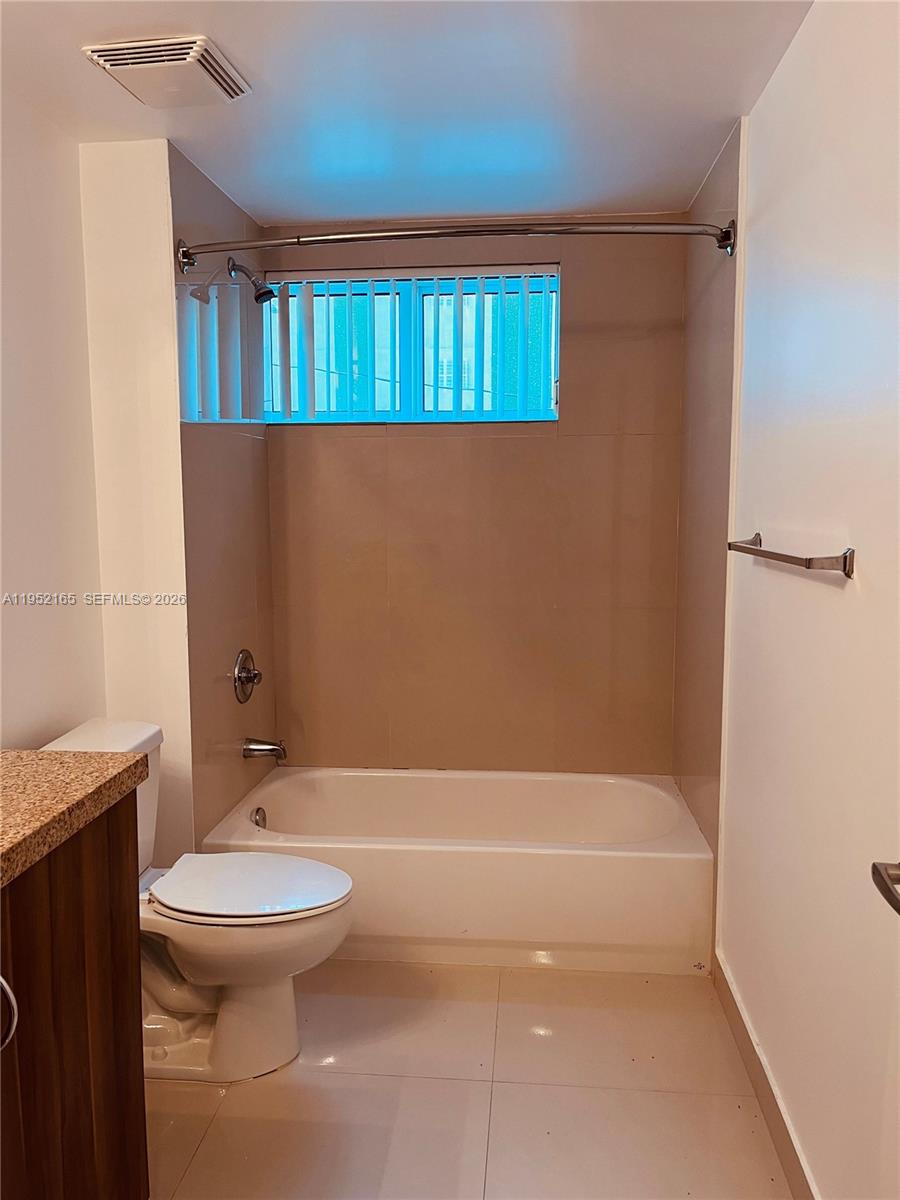 601 Northeast 23rd Street, Unit TH4 Miami, FL 33137 - Photo 11 of 27 BATHROOM