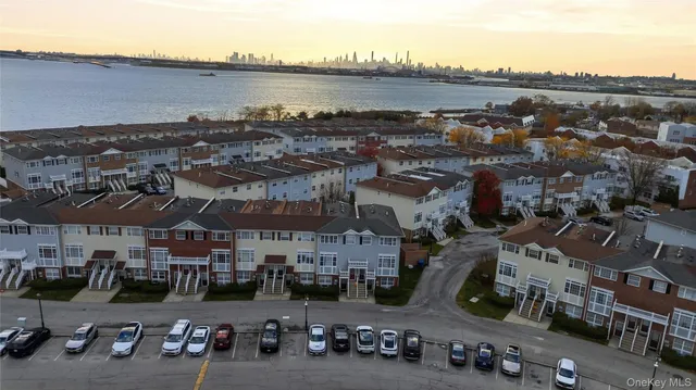 $560,000 | 163 Surf Drive | Harding Park