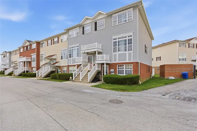 $560,000 | 163 Surf Drive | Harding Park