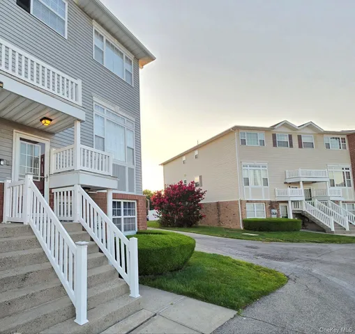 $560,000 | 163 Surf Drive | Harding Park