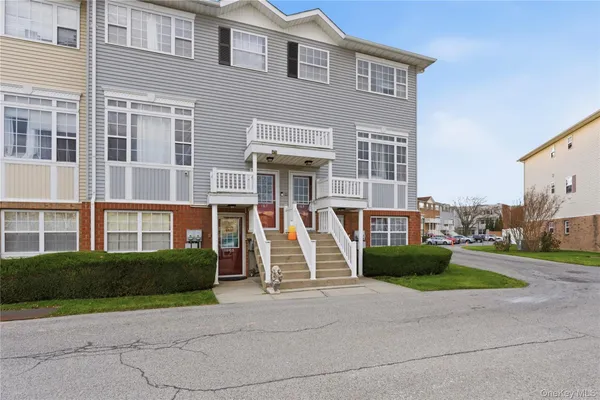 $525,000 | 163 Surf Drive | Harding Park