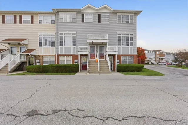 $560,000 | 163 Surf Drive | Harding Park