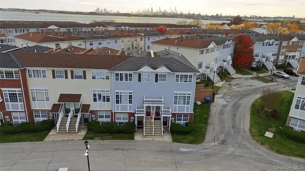$525,000 | 163 Surf Drive | Harding Park