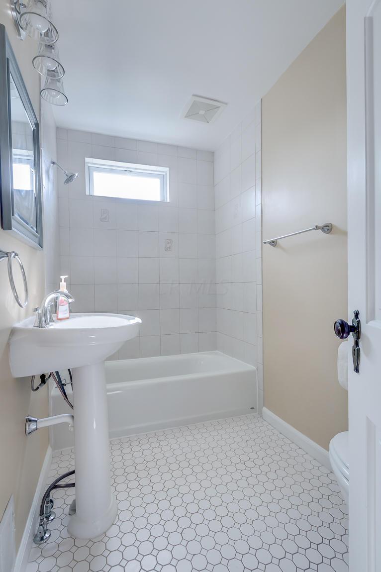1832 Kenny Road Columbus, OH 43212 - Photo 15 of 25