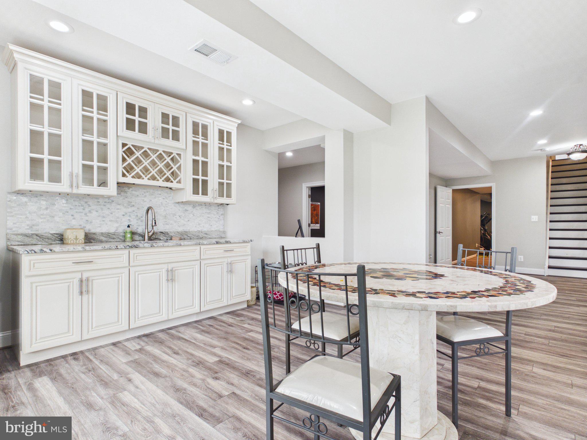 38565 Piggott Bottom Road Hamilton, VA 20158 - Photo 49 of 85 Modern kitchen with elegant finishes.