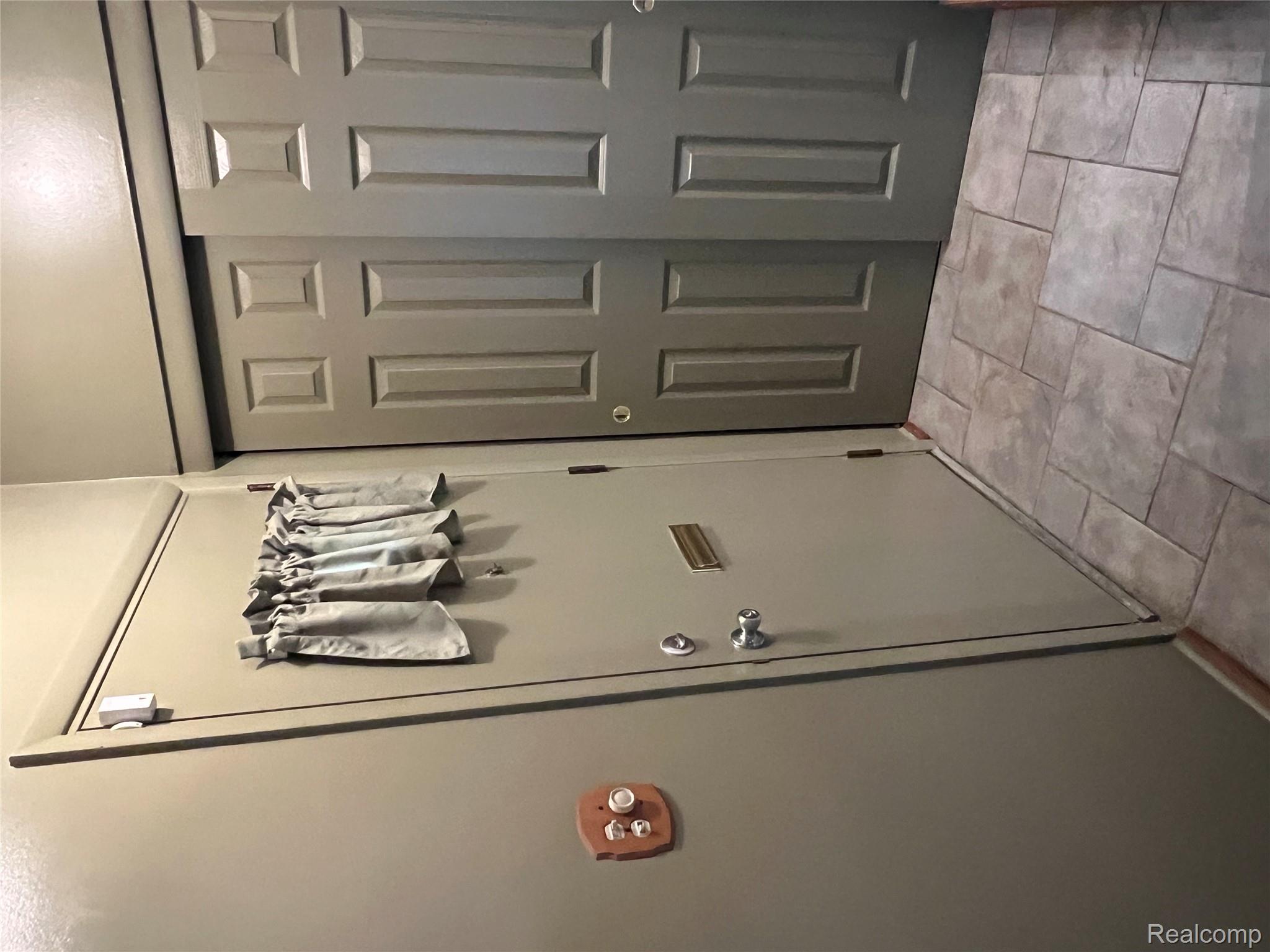 36795 Greenbush Road Wayne, MI 48184 - Photo 17 of 61 View of doorway