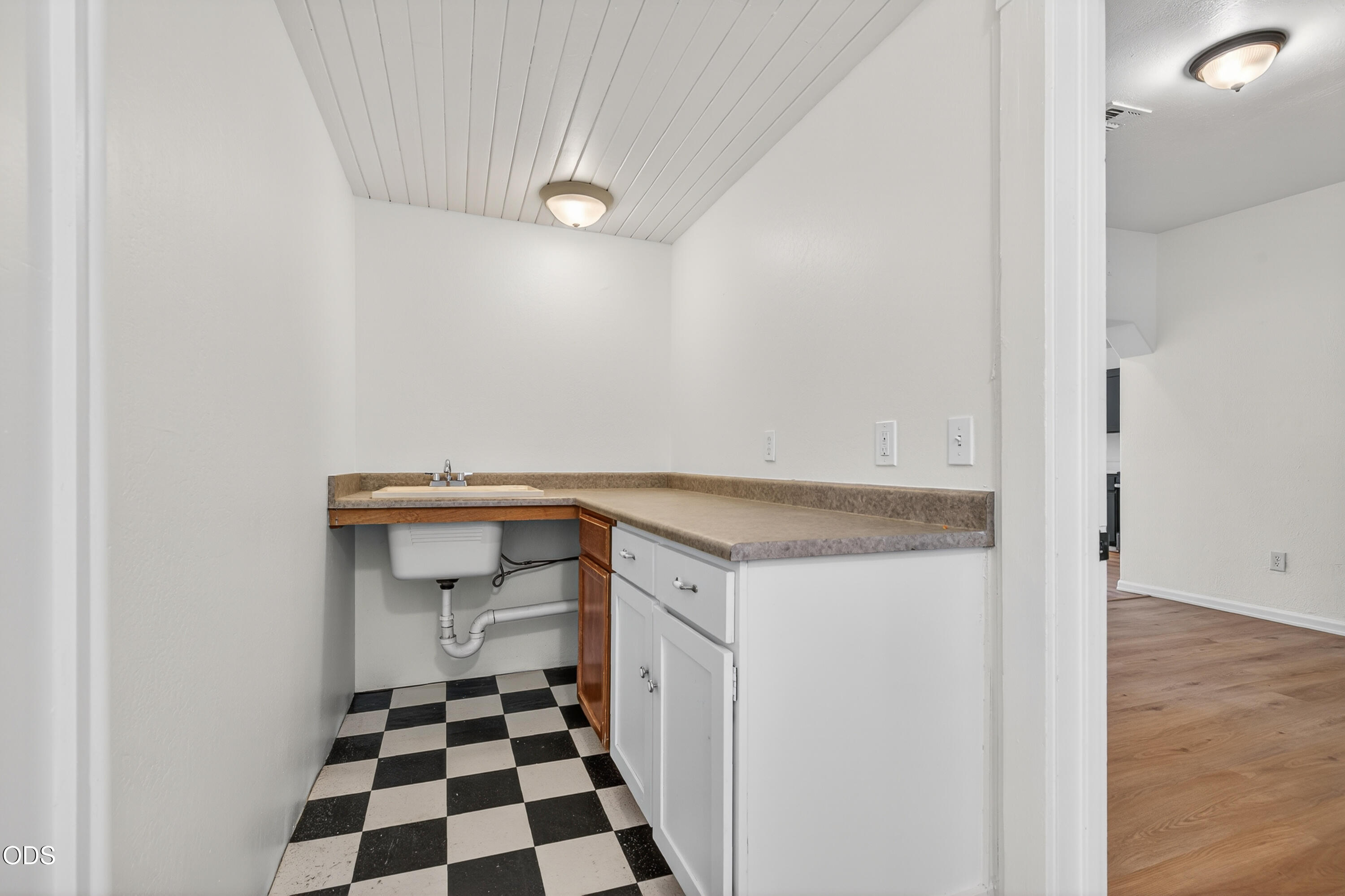 502 South B Street Phoenix, OR 97535 - Photo 23 of 27