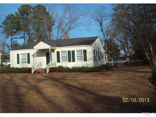 704 Fairground Road Dunn, NC 28334 - Photo 2 of 12 Gallery Image 2