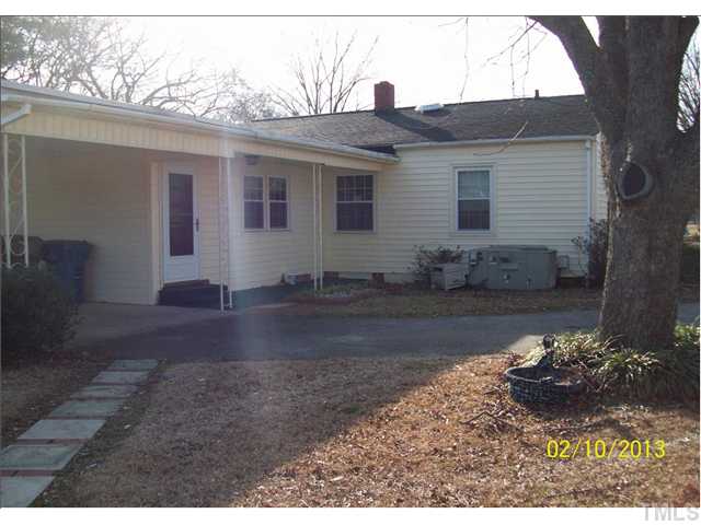 704 Fairground Road Dunn, NC 28334 - Photo 3 of 12 Gallery Image 3