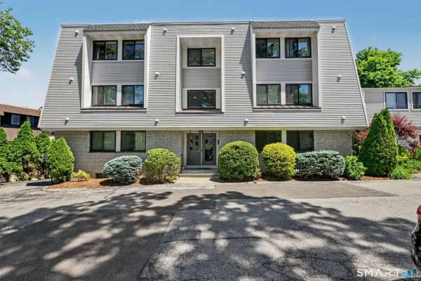 $3,200 | 73 Riverside Avenue, Unit 3A, Stamford, CT 06905