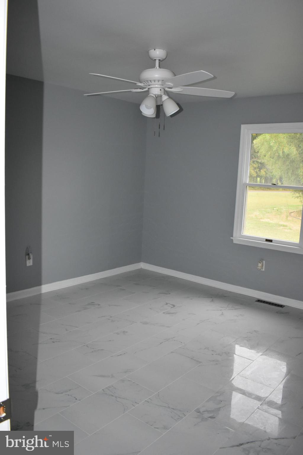 571 West Denneys Road Dover, DE 19904 - Photo 10 of 24 Master bedroom