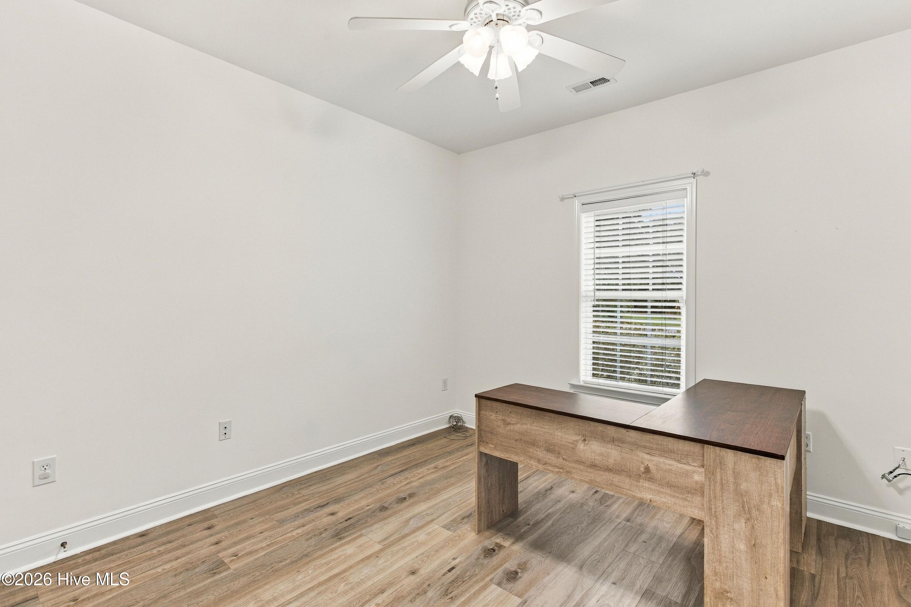 431 Lansdowne Road Wilmington, NC 28409 - Photo 19 of 53 019_431_lansdowne_road_wilmington-19_546