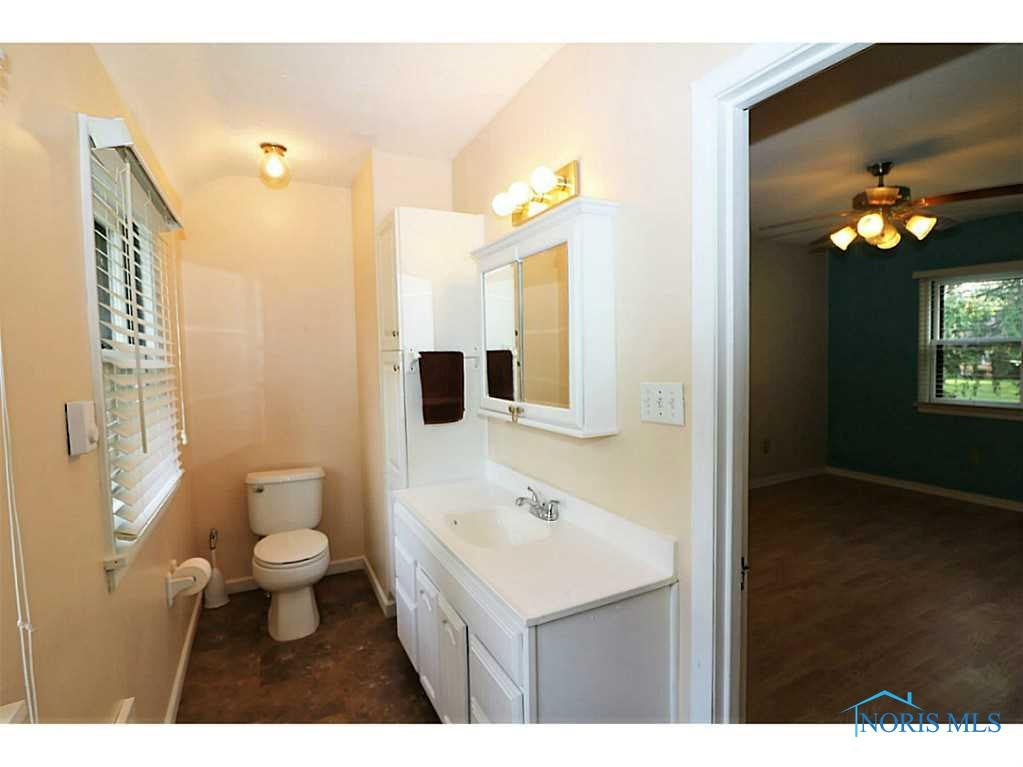 434 West State Line Road Temperance, MI 48182 - Photo 10 of 20 Gallery Image 10