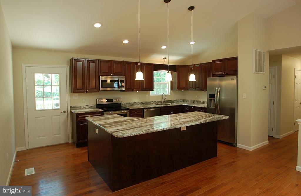 669 Flagstaff Road Lusby, MD 20657 - Photo 2 of 5