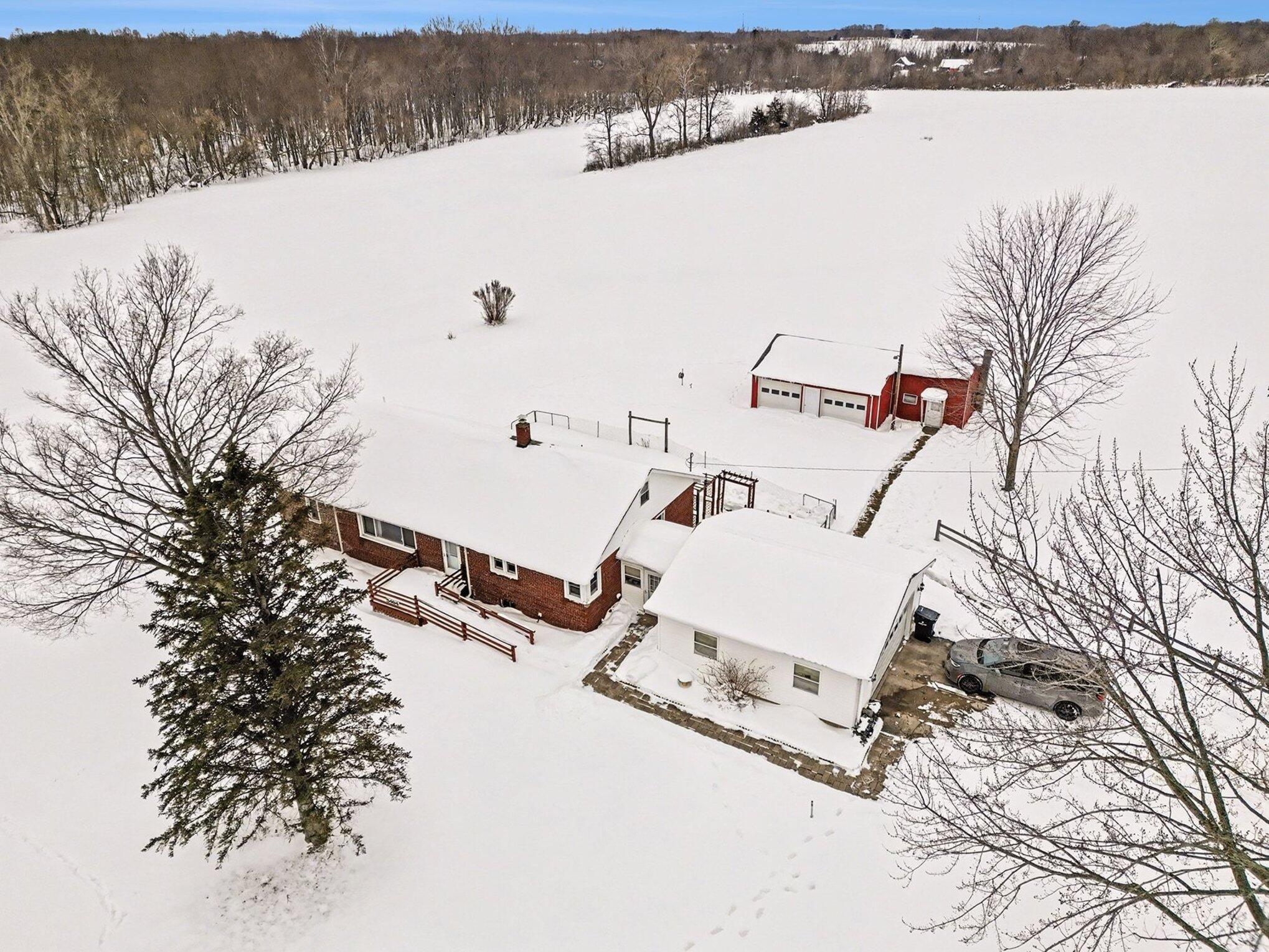 5494 Old Pipestone Road Eau Claire, MI 49111 - Photo 31 of 35 027_file_5895