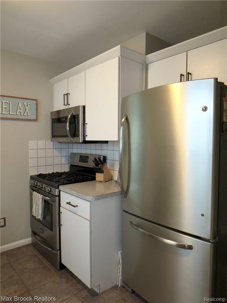 1258 Eaton Road Berkley, MI 48072 - Photo 21 of 32 IMG_1697.jpg