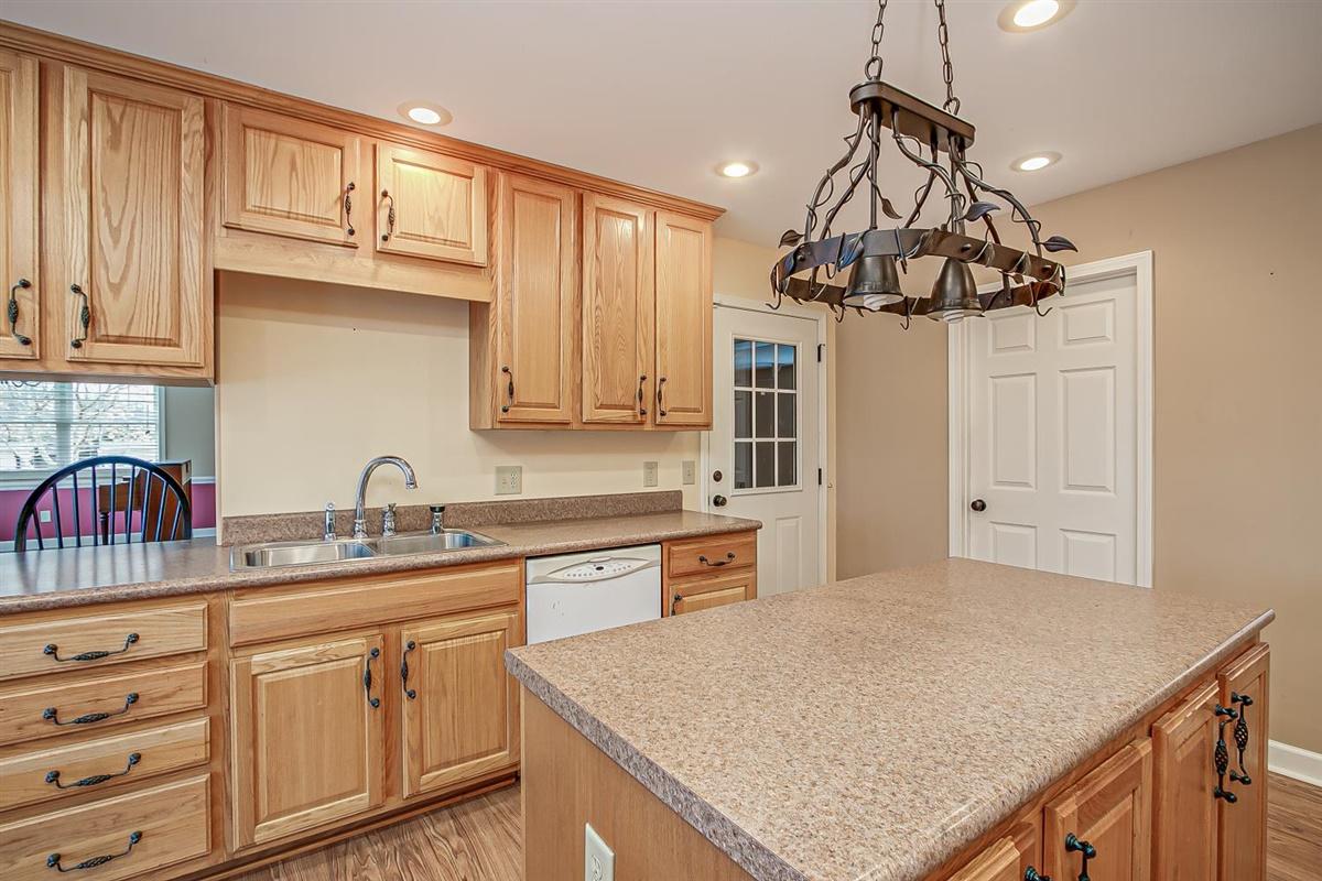 514 Cross Community Road Bristol, TN 37620 - Photo 14 of 41 14-504 Cross Community-14
