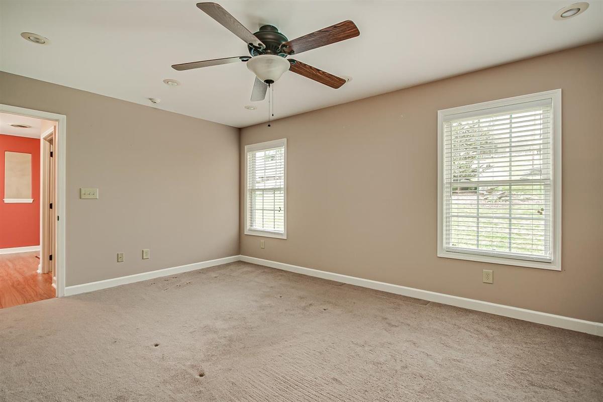 514 Cross Community Road Bristol, TN 37620 - Photo 29 of 41 29-504 Cross Community-29