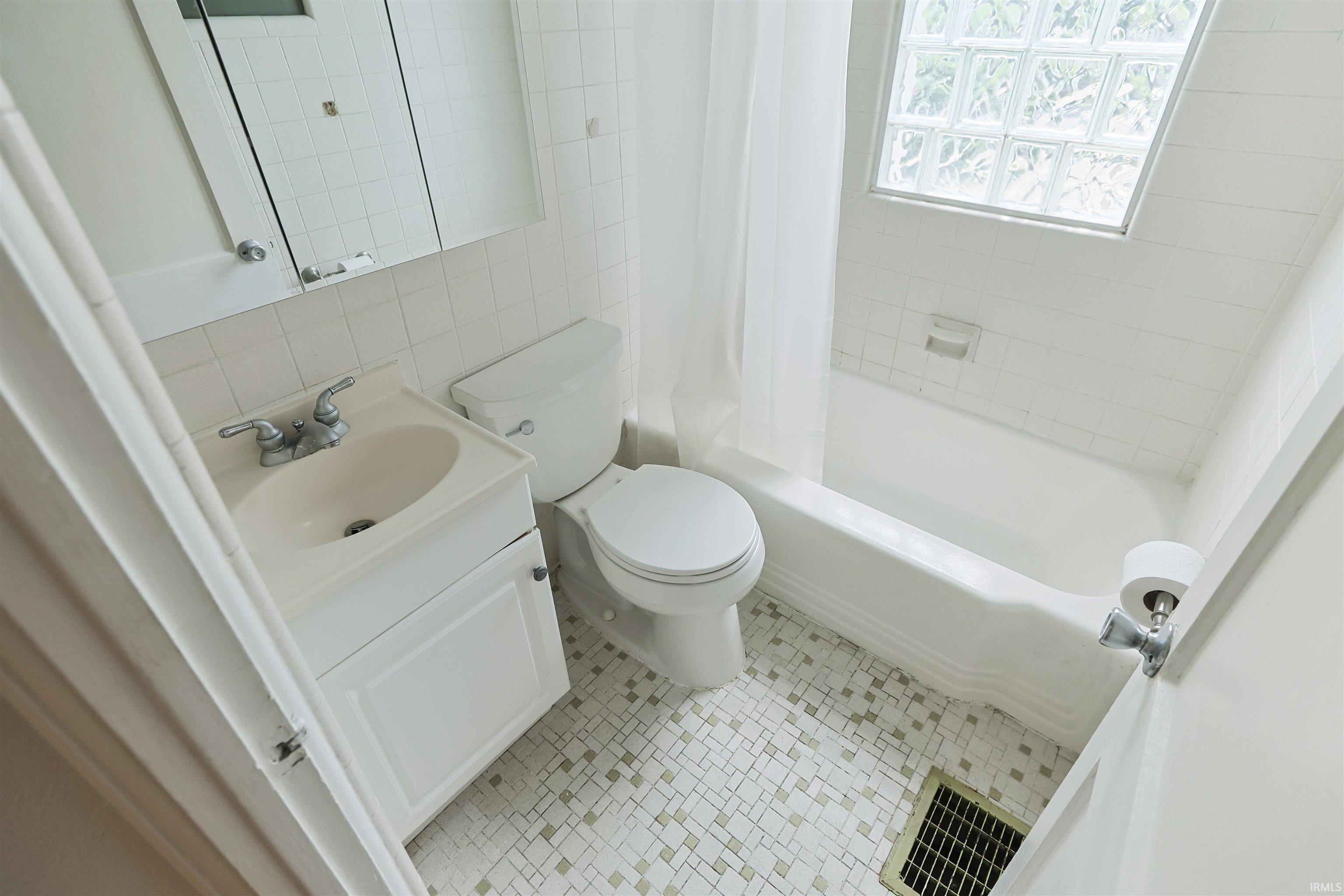 2025 Riverside Drive South Bend, IN 46616 - Photo 20 of 48 Gallery Image 20