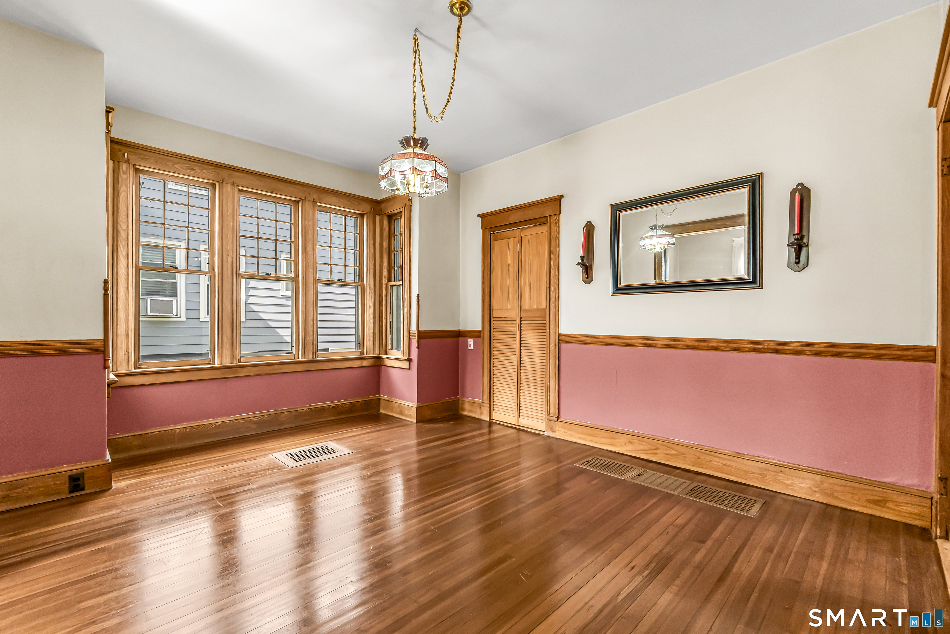 245 Curtis Street Meriden, CT 06450 - Photo 10 of 40