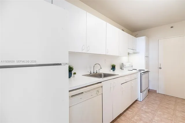 $3,600 | 100 Lincoln Road, Unit 431, Miami Beach, FL 33139